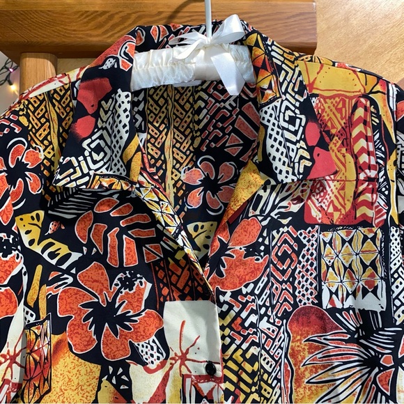 Tradition Vintage Tropical Hawaiian Button Down Shirt - Picture 5 of 11